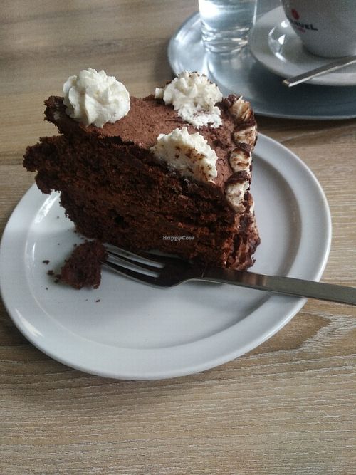 chocolate cake at Süsse Marie Veganerie in Karlsruhe