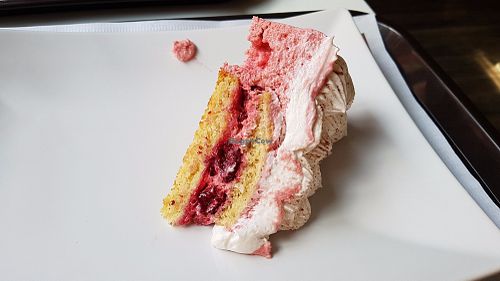 Strawberry and raspberry mousse cake at Veggie Corner in Toulouse