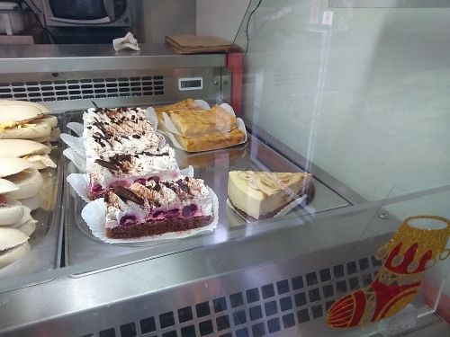 Foret noire and speculoos cheezecake at Veggie Corner in Toulouse