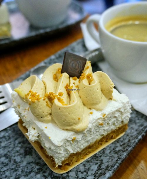 Cheesecake spéculoos at VG Pâtisserie in Paris