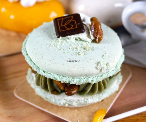 Pistachio Macaron at VG Pâtisserie in Paris