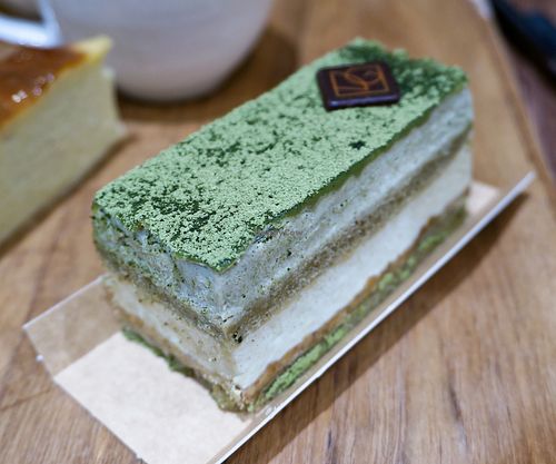 Matcha opéra at VG Pâtisserie in Paris