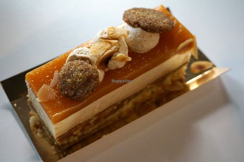 Entremet Apricot (at VeggieWorld Paris October 2018) at VG Pâtisserie in Paris