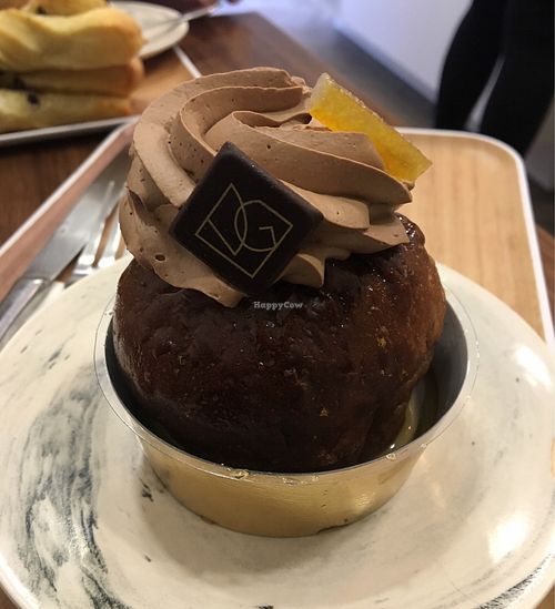 Cake soaked in whiskey at VG Pâtisserie in Paris