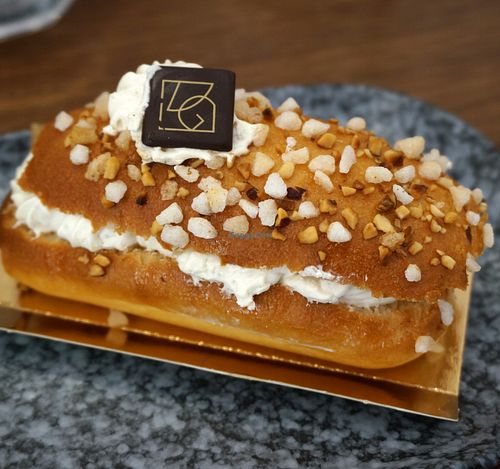 Tropézienne at VG Pâtisserie in Paris