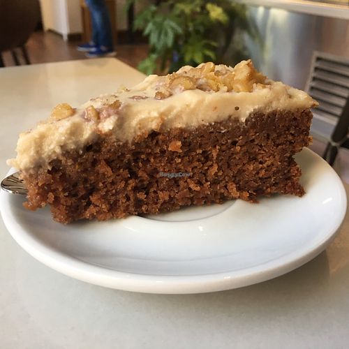 Tarta de zanahoria vegana at Cafeteria La Plaza in Madrid
