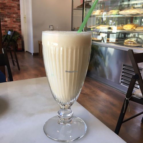 batido de piña at Cafeteria La Plaza in Madrid