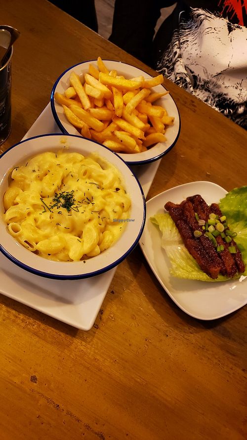 Mac, fries, and wings at The Monument in Canterbury