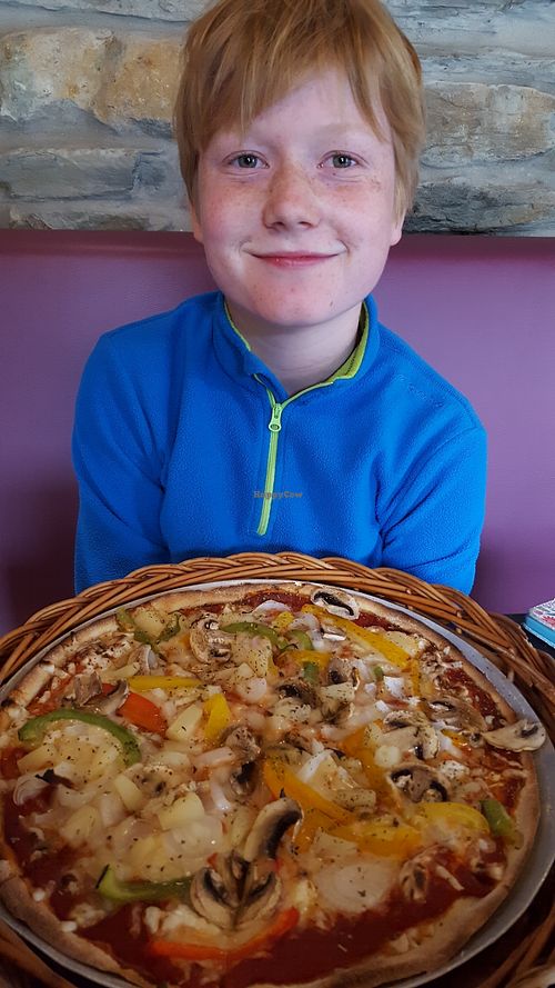 Aran pizza with vegan cheese and extra pineapple at Caffi Glandwr Cafe in Beddgelert