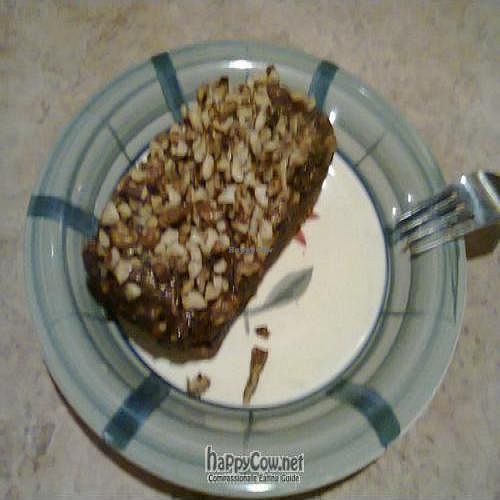 vegan brownie at L'Escalier in Montreal