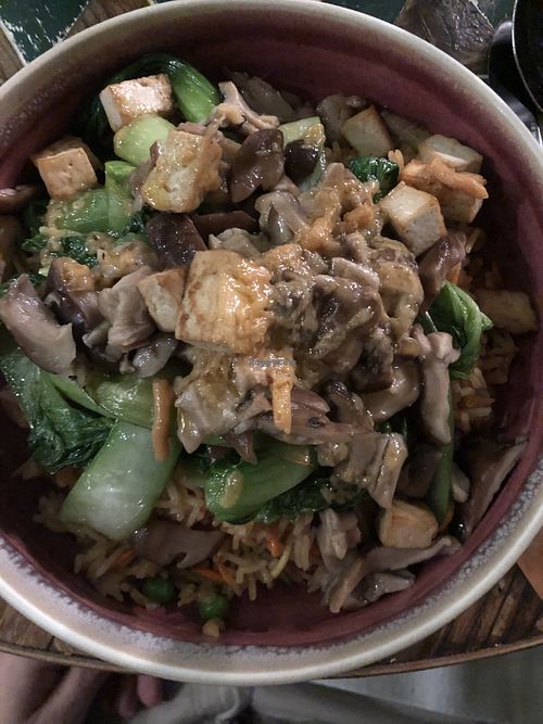 Japanese bowl with rice, tofu, shiitake mushrooms, pak choy cabbage and ginger sauce  at SOULGREEN in Milan