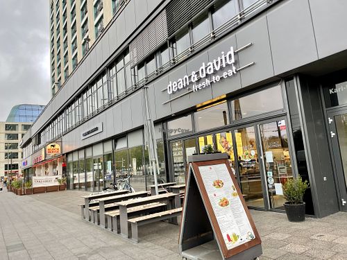 actual store front at Dean & David - Karl Liebknecht in Berlin