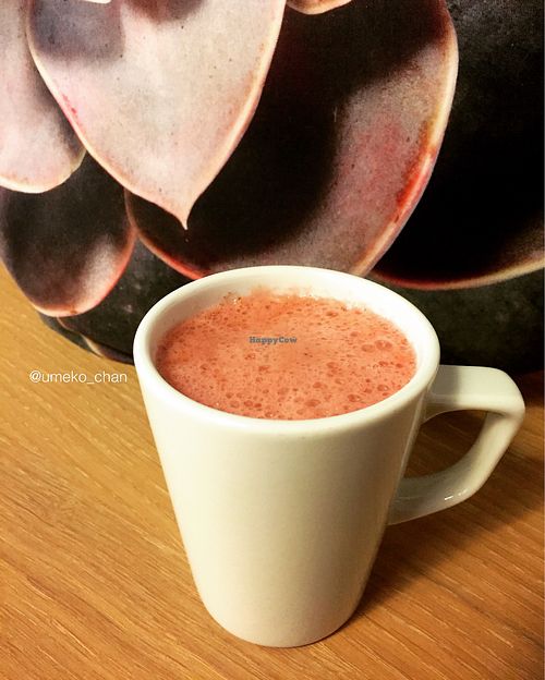 Red velvet late  at Juice by Nature in Amsterdam