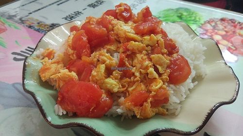 Tomato and eggs with rice at Yuan Wei Su Guan in Fuzhou