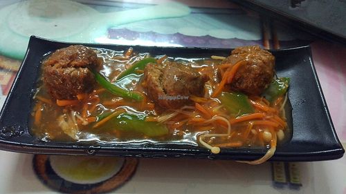 Mock meat style meat balls in sauce at Yuan Wei Su Guan in Fuzhou