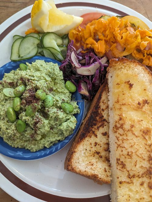 weekend vegan breakfast special: green hummus, toasted shokupan, other yum bits at Papirica in Collingwood