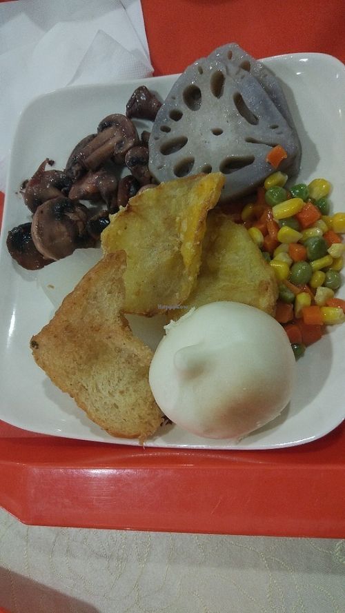 Sample of my food at Mei De Yuan Vegetarian Buffet in Fuzhou