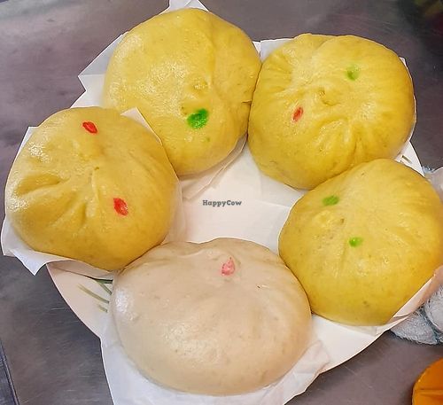 Different types of vegetarian bao
Photo credit to Ms Veron Wong at Gerai Pau Sing Phing 成屏素包 in Skudai