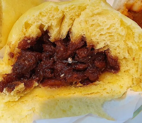 char siew bao. Photo credit to Ms Veron Wong at Gerai Pau Sing Phing 成屏素包 in Skudai