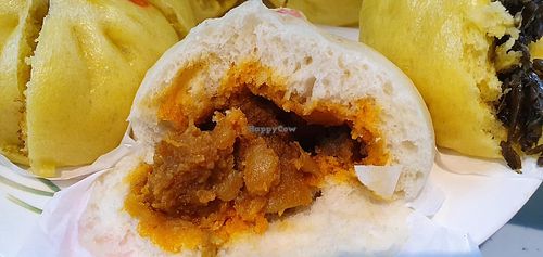 curry bao. Photo credit to Ms Veron Wong at Gerai Pau Sing Phing 成屏素包 in Skudai