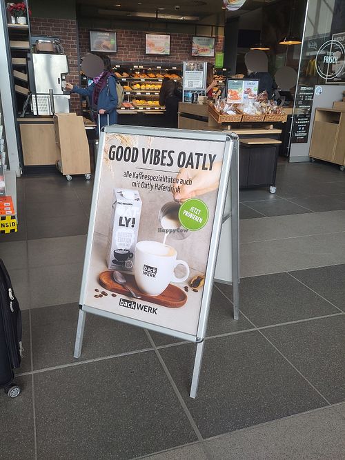 This branch promoting their oat milk option! 😍 They really go the extra mile. at backWERK in Wurzburg