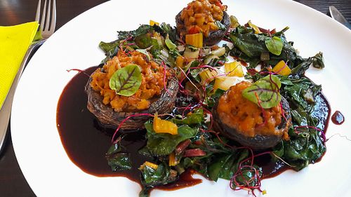 Stuffed mushrooms with chard at Farbenfroh in Essen