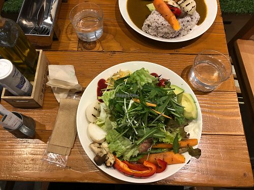 Salad and curry at Minami Aoyama Yasai Kichi in Yokohama