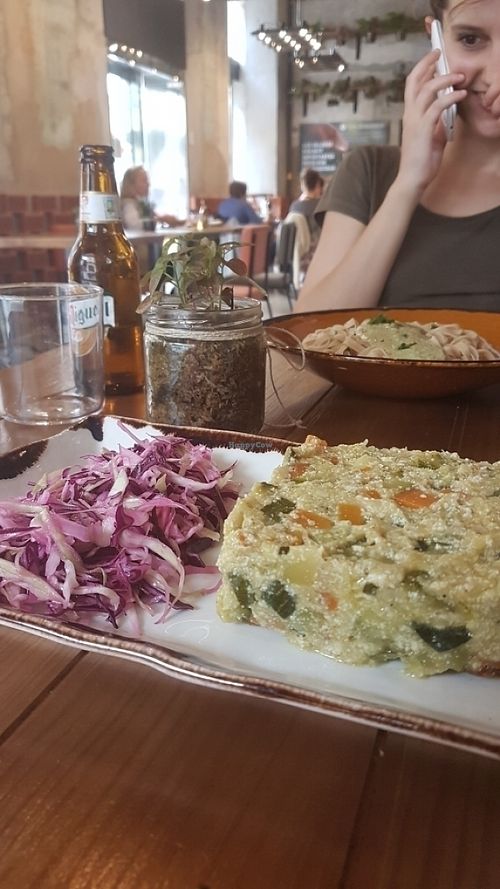 Quiche con ensalada at Siete Semillas in Malaga