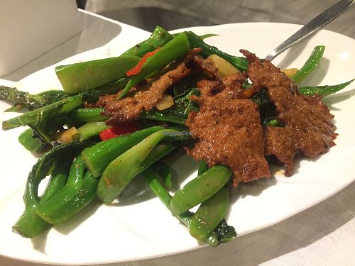 Stir fried chinese kale with vegetarian beef at Tong De Veggie 同德素食 in Kowloon