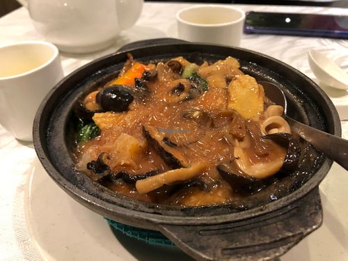 Braised wood ear fungus and assorted vegetables with red fermented beancurd at Tong De Veggie 同德素食 in Kowloon