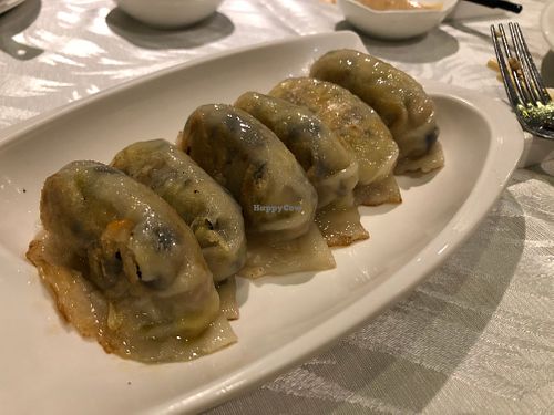Pan-fried veg dumplings at Tong De Veggie 同德素食 in Kowloon