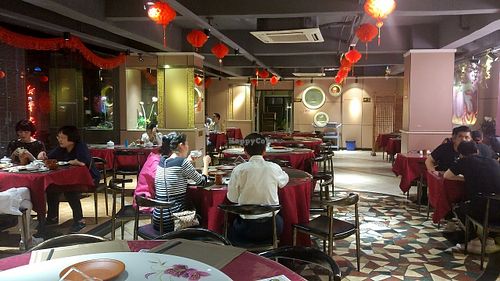 Restaurant eating area at Zhai Ming Xuan Vegetarian House in Fuzhou