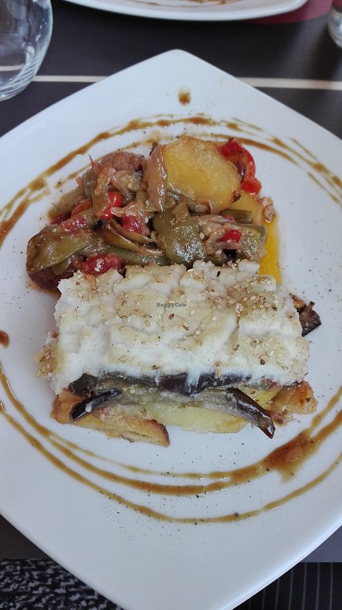 Vegan food at Healthy Bites in Athens