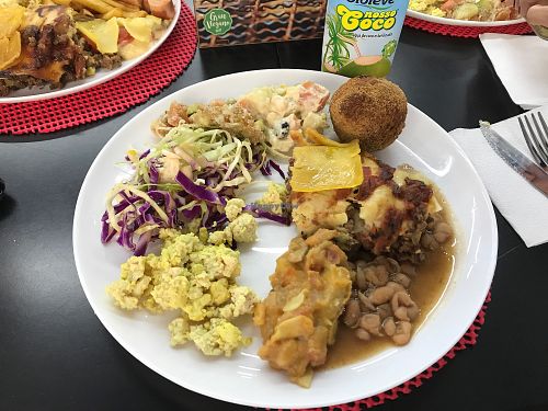 Options from the buffet (lunch time) at Gran Vegano in Sao Paulo