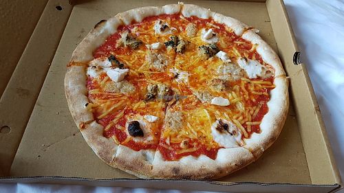 Four cheeses pizza at Mastino V in Amsterdam