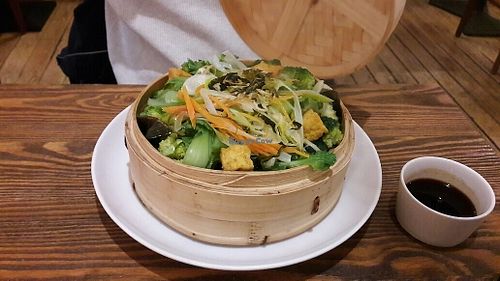 Rice dish in bamboobox at Chi Oh in Berlin