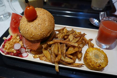 Burger at Laelo in Paris