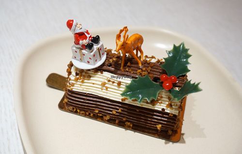 Yule log cake (Bûche de Noel) at Laelo in Paris