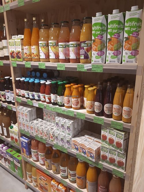 Various juices at Biocoop Bordeaux Chartrons in Bordeaux