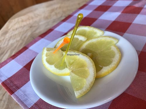 lemon slices at Sudtiroler Stubn in Arnstadt
