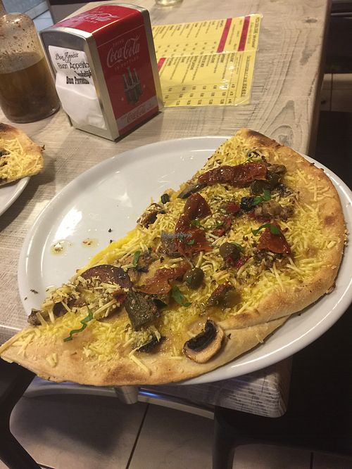 Demi pizza vegan base bleu  at Pizza Catalogne in Toulouse