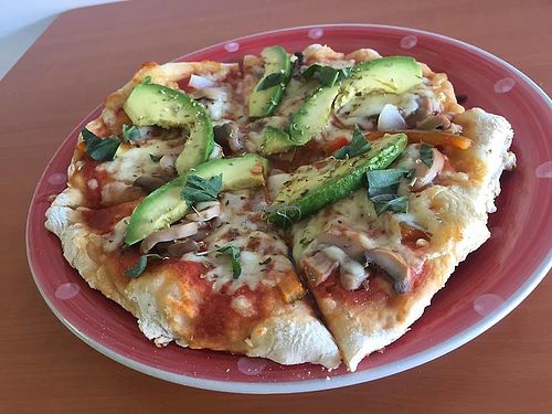 Pizza personal, Avocado. at Veggies Pizza in San Pedro