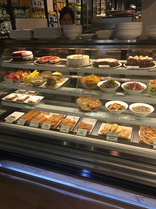 verse gerechten at Organic Market - Diagonal in Barcelona