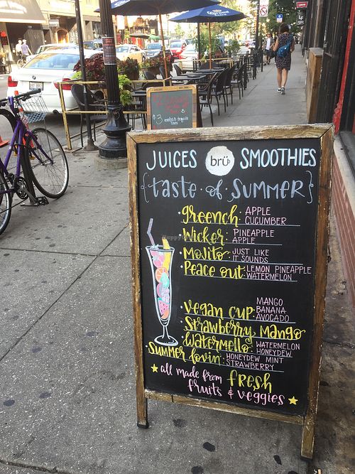 juices and smoothies at Brü Chicago in Chicago
