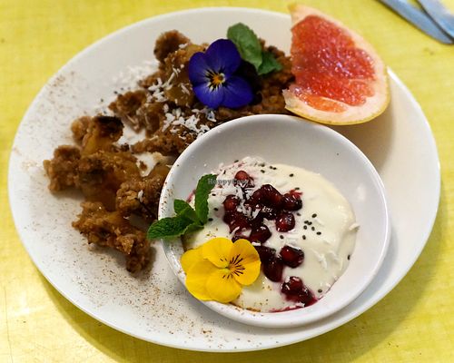 Crumble at Jah Jah in Paris