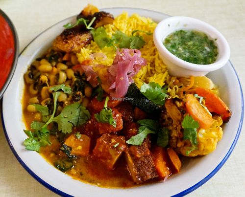 Hot bowl w/smoked tofu at Jah Jah in Paris
