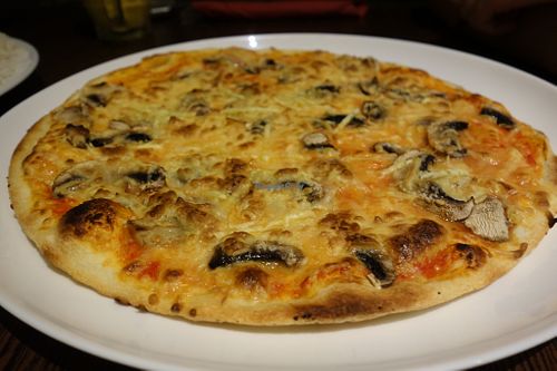 Pizza Funghi (vegan) at Veggie House in Saarbrucken