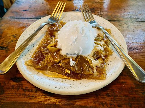 Ask for this warm vegan caramelised pineapple pancake with coconut ice cream.... Don't make the mistake of getting two forks like I did though! 😜  at Zest in Agonda