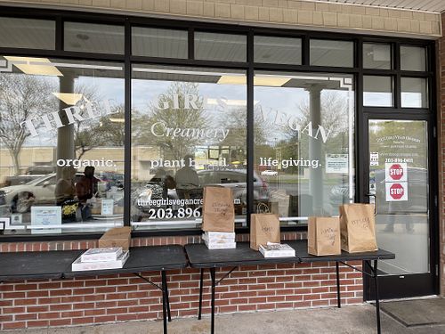 Curbside pickup situation  at Three Girls Vegan Creamery - Boston in Guilford