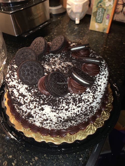 Vegan Oreo ice cream cake  at Hershey's Ice Cream & More in Levittown